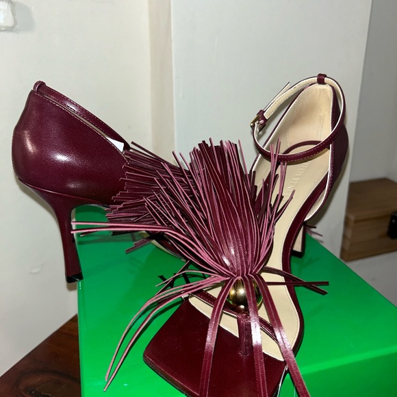 Bottega Veneta Decorative Tassel Lunge Nappa Sandals in Burgandy - Picture 3 of 7